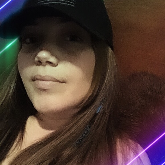 Meet your Posher, Jennifer - Picture 1 of 1